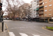 Local comercial en alquiler con 25m² en Granada, en la zona de Casillas Bajas, Calle Hermanos Carazo foto