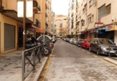 Local comercial en alquiler con 25m² en Granada, en la zona de Casillas Bajas, Calle Hermanos Carazo foto