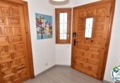 189m² bâtiment pour vente à Empuriabrava, dans le quartier de Empuriabrava, Carrer Salins 1 Linea photo