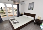 189m² bâtiment pour vente à Empuriabrava, dans le quartier de Empuriabrava, Carrer Salins 1 Linea photo
