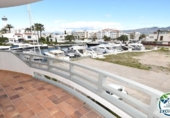 189m² bâtiment pour vente à Empuriabrava, dans le quartier de Empuriabrava, Carrer Salins 1 Linea photo