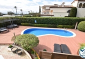 189m² bâtiment pour vente à Empuriabrava, dans le quartier de Empuriabrava, Carrer Salins 1 Linea photo
