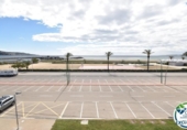189m² bâtiment pour vente à Empuriabrava, dans le quartier de Empuriabrava, Carrer Salins 1 Linea photo