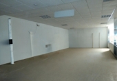 Local comercial en alquiler con 550m² en Ribera del Fresno foto