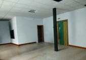 Local comercial en alquiler con 550m² en Ribera del Fresno foto