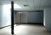 Local comercial en alquiler con 550m² en Ribera del Fresno foto