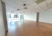 73m² bureau pour vente à Oviède, dans le quartier de Malatería photo