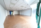 73m² bureau pour vente à Oviède, dans le quartier de Malatería photo