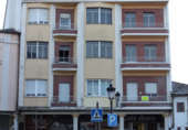 Edificio en venta con 107m² en Cacabelos, Calle Elías Iglesias foto