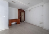 Local comercial en venta con 64m² en Granada, en la zona de Santa Adela, Avenida de Dílar foto