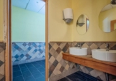233m² commercial premises for sale in Alcalá de Henares, in the area of Espartales, calle fuentenovilla, 28806 photo