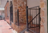 130m² commercial premises for sale in Torrevieja, Calle Radio Murcia photo