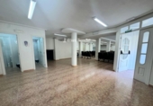 Local comercial en venta con 233m² en Elche, Calle Clara de Campoamor foto