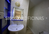 56m² bureaux pour vente à Barcelone, dans le quartier de Porta, Passatge de la Ciutat de Mallorca photo