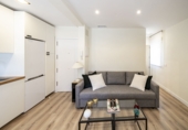 Edificio en venta en Madrid, en la zona de Numancia foto