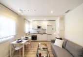 Edificio en venta en Madrid, en la zona de Numancia foto