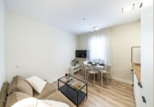 Edificio en venta en Madrid, en la zona de Numancia foto
