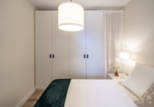 Edificio en venta en Madrid, en la zona de Numancia foto