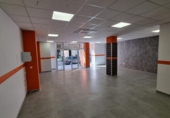 Local comercial en alquiler con 220m² en Castellón de la Plana foto