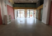 76m² locaux commerciaux pour location à Montijo, Calle Arriba photo