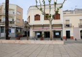 76m² locaux commerciaux pour location à Montijo, Calle Arriba photo