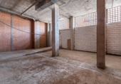 Local comercial en venta con 147m² en Granada, en la zona de Campus, Calle Ogíjares foto