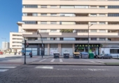 Local comercial en venta con 147m² en Granada, en la zona de Campus, Calle Ogíjares foto