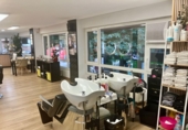 85m² salon de coiffure pour vente à Palencia photo