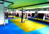 Gimnasio en alquiler con 450m² en Madrid, en la zona de Cuatro Vientos, Calle de las Flautas foto