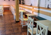 Local comercial en alquiler con 150m² en Madrid, en la zona de Imperial, Calle de Santa María la Real de Nieva foto