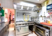 100m² restaurant for rent in Madrid, in the area of Pacific, Calle del General Velarde photo