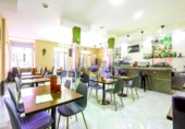100m² restaurant for rent in Madrid, in the area of Pacific, Calle del General Velarde photo