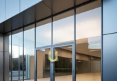 250m² commercial premises for rent in Madrid, in the area of Star, Calle de José Martínez de Velasco photo