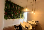 75m² salon de coiffure pour location à Madrid, dans le quartier de Bois du Roi, photo