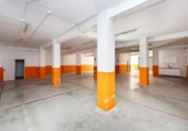 340m² commercial premises for sale in Granada, in the area of San Antón Neighborhood, Calle Chueca photo