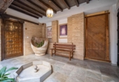 439m² building for sale in Granada, in the area of Albaicín, Calle Carrera del Darro photo