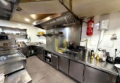 280m² restaurant for rent in Madrid, in the area of Ciudad Jardín, Calle de García Luna photo