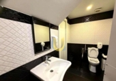 280m² restaurant for rent in Madrid, in the area of Ciudad Jardín, Calle de García Luna photo