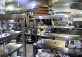 280m² restaurant for rent in Madrid, in the area of Ciudad Jardín, Calle de García Luna photo