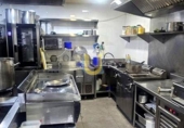 280m² restaurant for rent in Madrid, in the area of Ciudad Jardín, Calle de García Luna photo