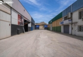 225m² warehouse industrial for sale in Atarfe, Avenida América photo