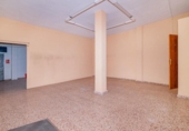 Local comercial en venta con 179m² en Dúrcal, Calle Echevarría foto
