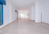 Local comercial en venta con 179m² en Dúrcal, Calle Echevarría foto