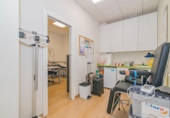 89m² bureaux pour vente à Grenade, dans le quartier de Albayda, Calle San Sebastián de la Gomera photo