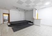 Local comercial
en venda
amb 137m² a Granada, a la zona de Santa Adela, Calle de Margarita Xirgu foto