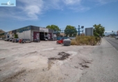 Nave Industrial en venta con 225m² en Atarfe, Calle Sierra de Cazorla foto