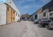 Nave Industrial en venta con 225m² en Atarfe, Calle Sierra de Cazorla foto