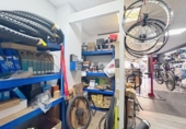 77m² commercial premises for sale in Paterna, Calle Melias photo