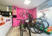 77m² commercial premises for sale in Paterna, Calle Melias photo