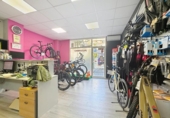 77m² commercial premises for sale in Paterna, Calle Melias photo
